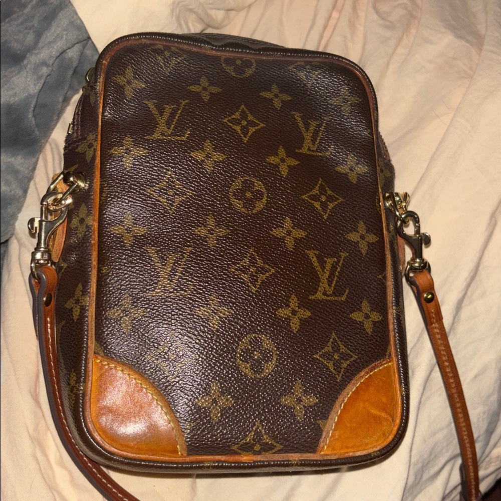 Louis Vuitton Authentic Monogram Amazon Crossbody… - image 2